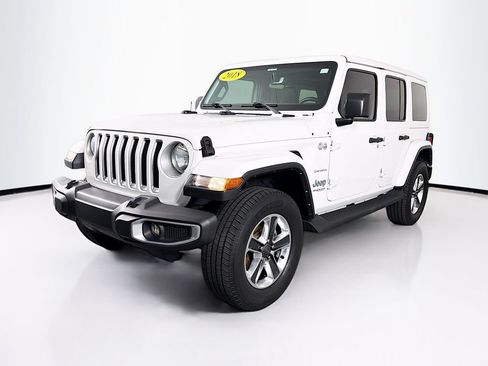 Used 2018 Jeep Wrangler Unlimited Sahara AWD/4WD image 3