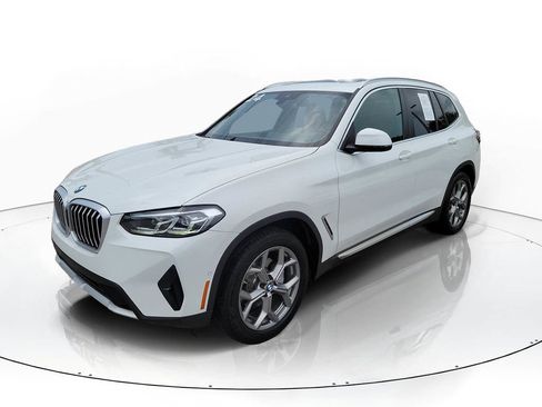 Used 2024 BMW X3 sDrive30i w/ Convenience Package RWD image 3