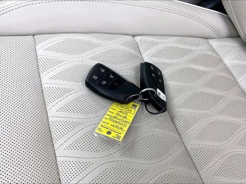 Certified 2023 Buick Envision Avenir AWD/4WD image 14