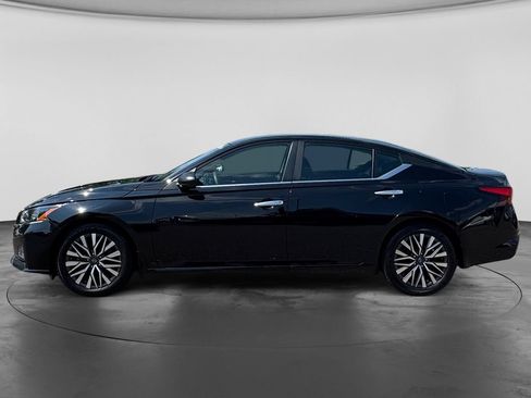 Used 2025 Nissan Altima 2.5 SV FWD image 5
