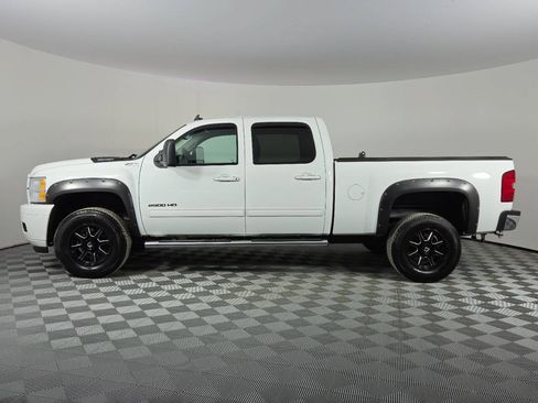 Used 2014 Chevrolet Silverado 2500 LT w/ Z71 Appearance Package AWD/4WD image 4