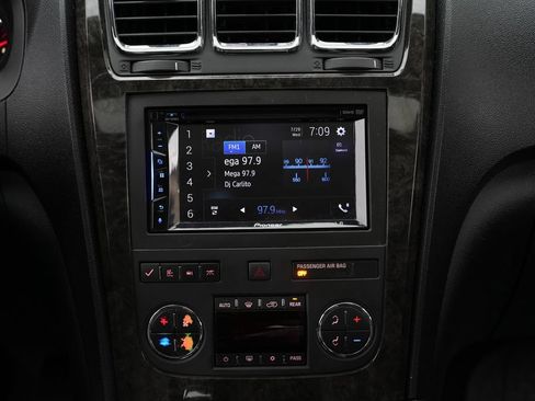 Used 2011 GMC Acadia Denali AWD/4WD image 43