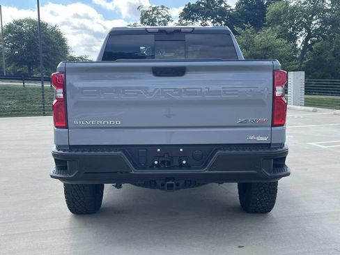 Used 2025 Chevrolet Silverado 1500 ZR2 w/ Technology Package AWD/4WD image 4