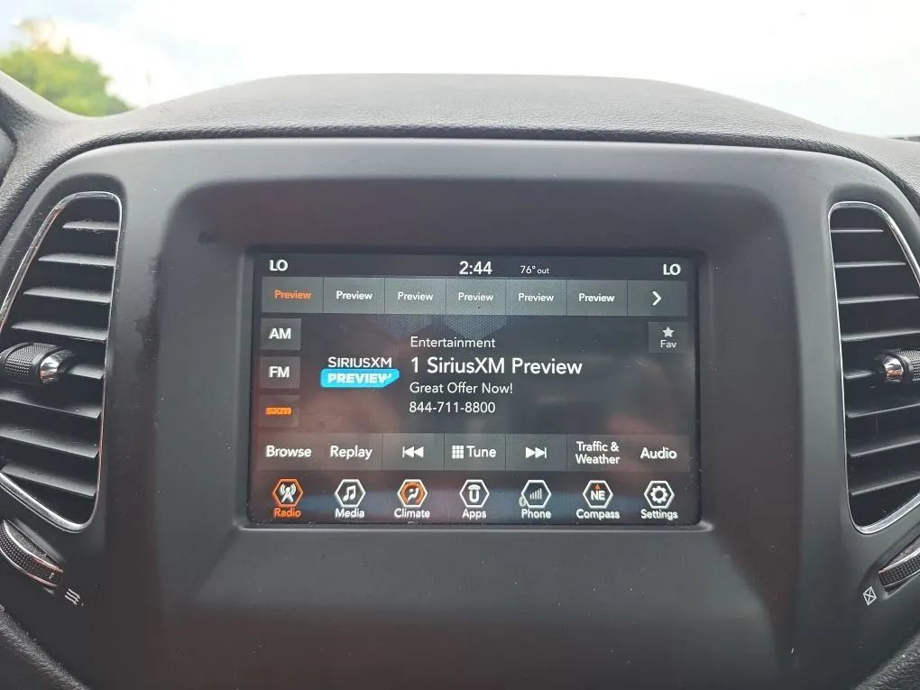 Used 2018 Jeep Compass Latitude w/ Popular Equipment Group AWD/4WD image 27