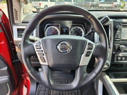 Used 2018 Nissan Titan SL w/ Chrome Package AWD/4WD image 21