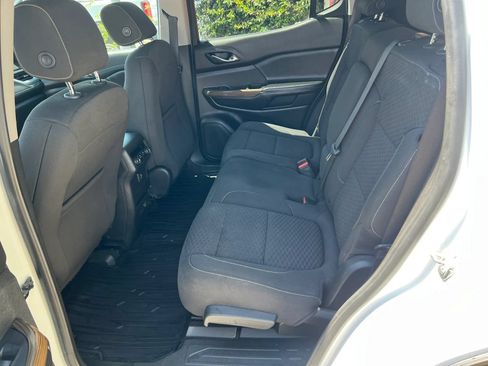 Used 2019 GMC Acadia SLE FWD image 9