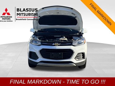 Used 2022 Chevrolet Trax LT w/ LT Convenience Package image 31