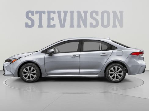 Used 2023 Toyota Corolla LE AWD/4WD image 3