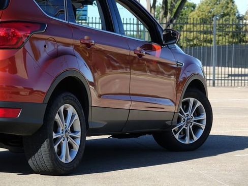 Used 2019 Ford Escape SE image 23