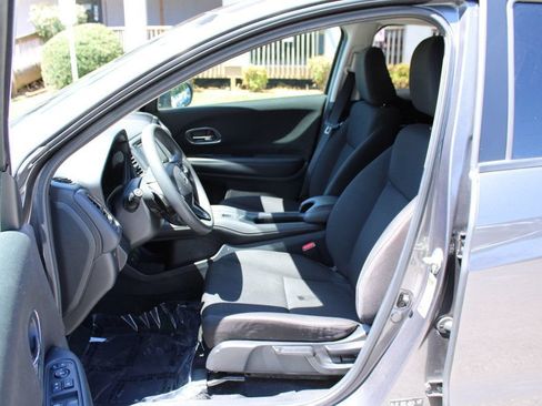 Used 2017 Honda HR-V EX image 13