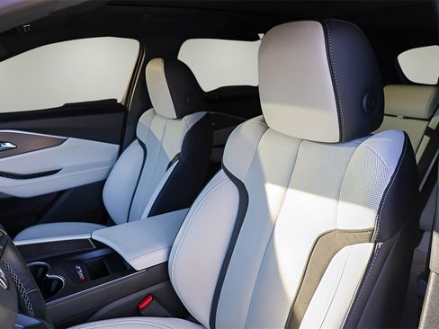 Used 2024 Acura ZDX Type S image 10