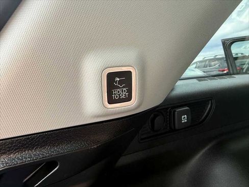 Certified 2023 Jeep Grand Cherokee Laredo w/ Luxury Tech Group I image 33