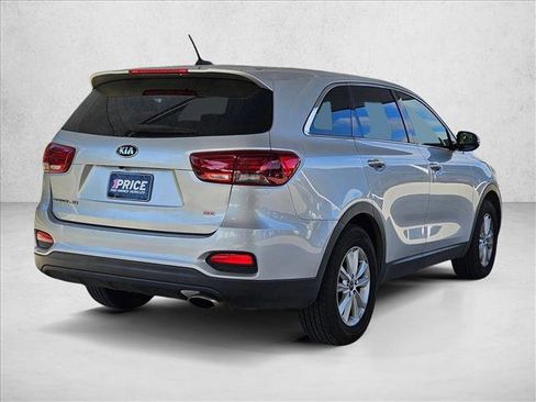 Used 2019 Kia Sorento LX image 5