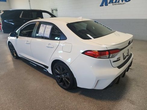 Used 2024 Toyota Corolla SE FWD image 3