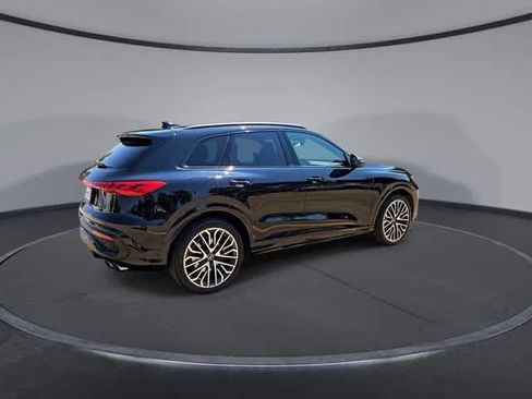 Used 2025 Audi SQ5 Premium Plus AWD/4WD image 8
