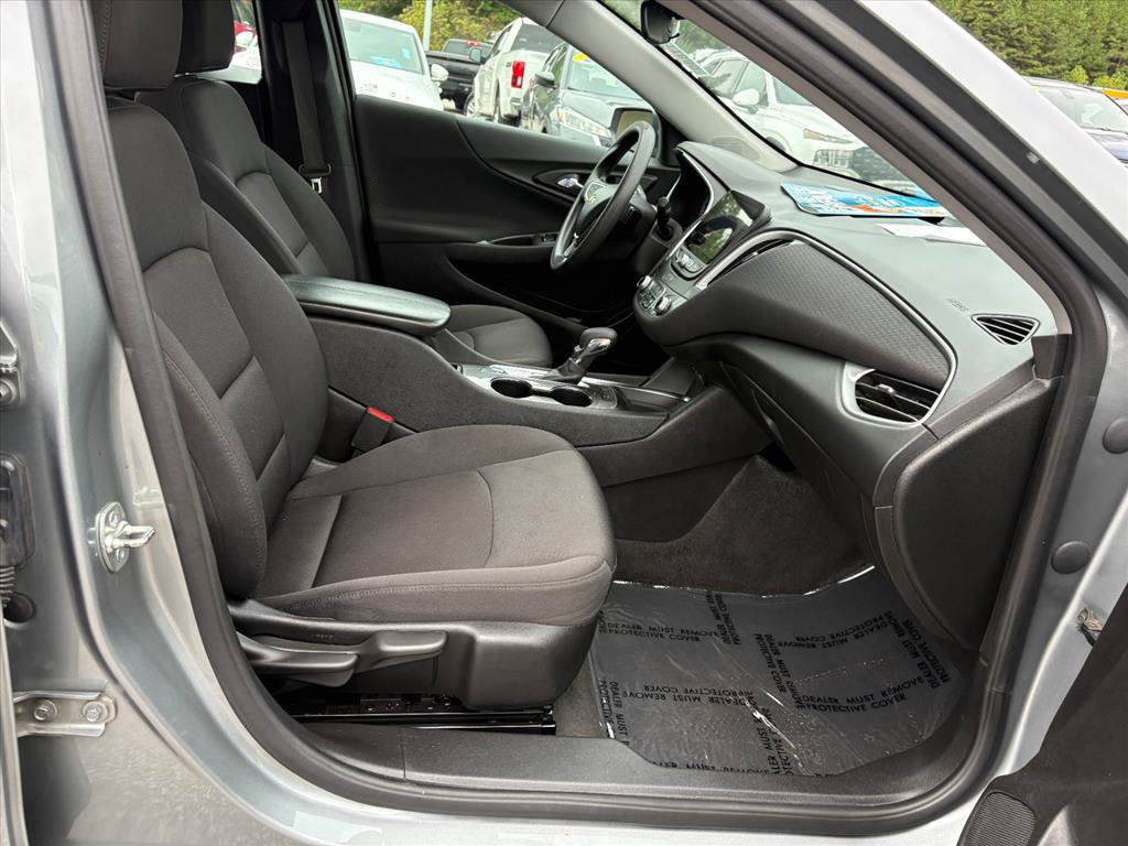 Used 2025 Chevrolet Malibu LT FWD image 18