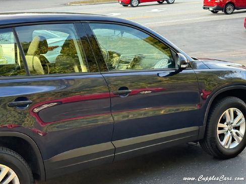 Used 2012 Volkswagen Tiguan S image 38