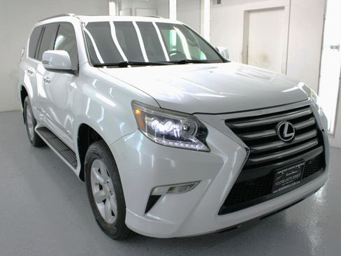 Used 2014 Lexus GX 460 image 12