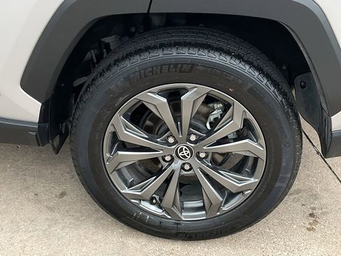 Used 2023 Toyota RAV4 XLE Premium image 8