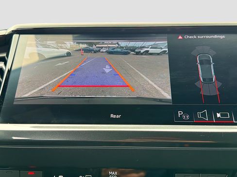 Used 2023 Audi Q4 e-tron Prestige image 34