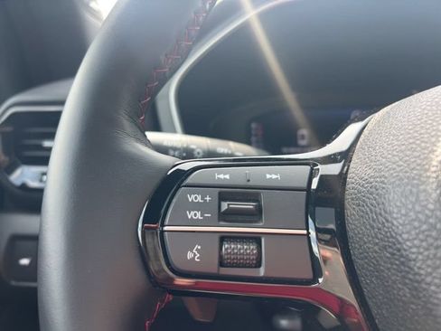 Certified 2025 Honda Pilot Black Edition image 30