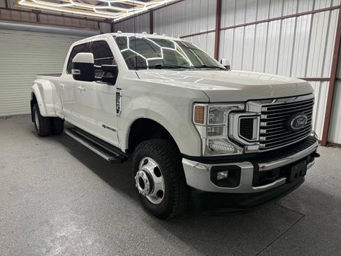 Used 2021 Ford F350 Lariat w/ Lariat Value Package image 1