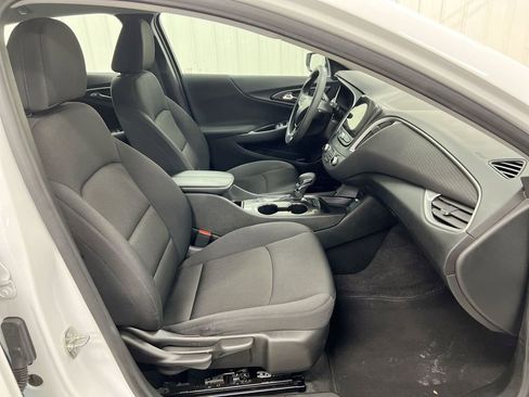 Used 2024 Chevrolet Malibu LT image 21