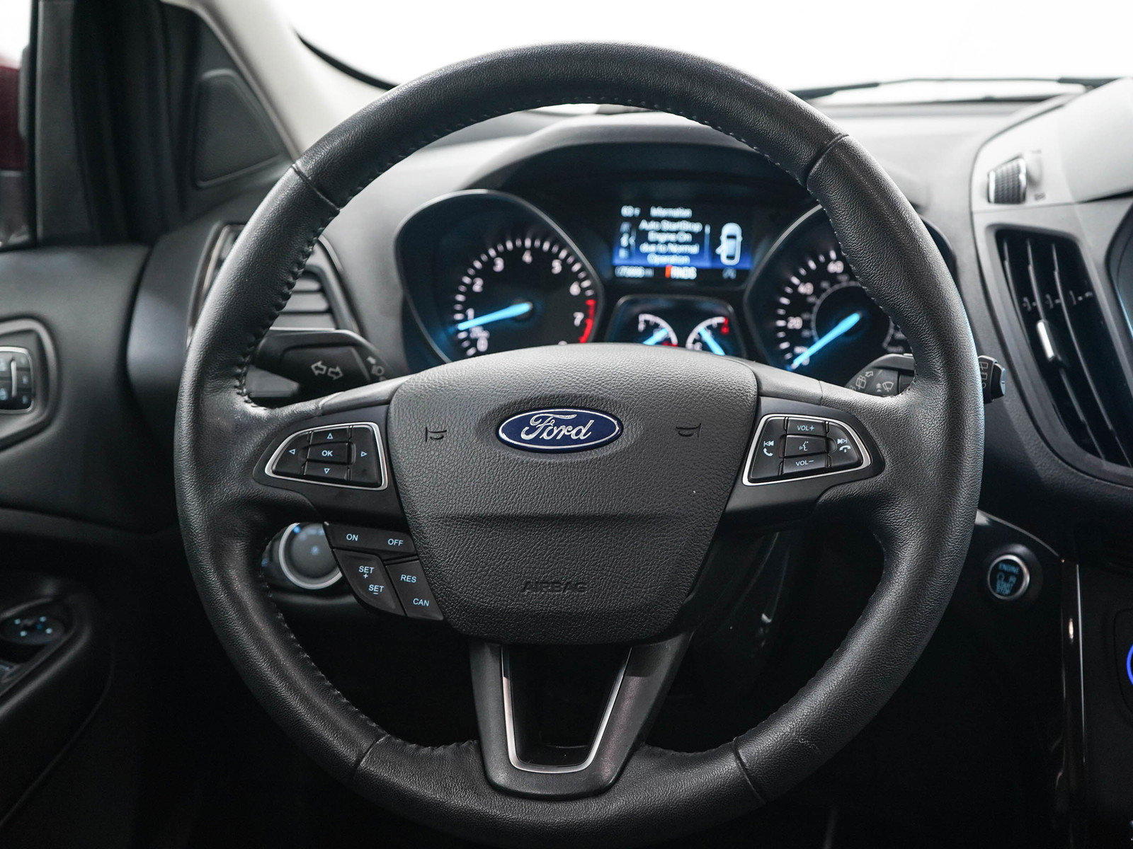 Used 2018 Ford Escape Titanium AWD/4WD image 17