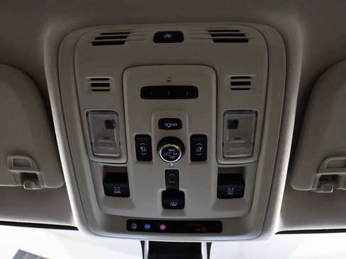 Used 2021 GMC Yukon Denali w/ Denali Premium Package image 40