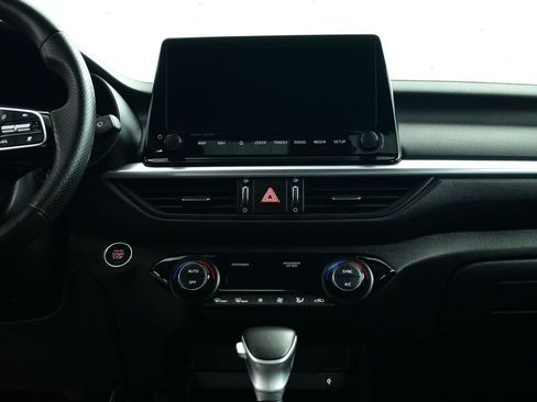 Used 2023 Kia Forte GT-Line w/ GT-Line Premium Package image 12