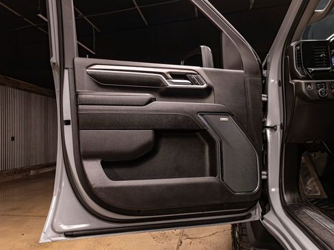 Used 2024 Chevrolet Silverado 2500 LTZ w/ LTZ Plus Package image 29