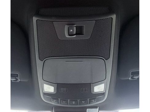 Used 2019 Ford F150 XLT w/ Equipment Group 302A Luxury AWD/4WD image 11