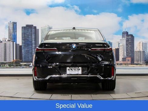 Used 2025 BMW 750e xDrive w/ Premium Package AWD/4WD image 11