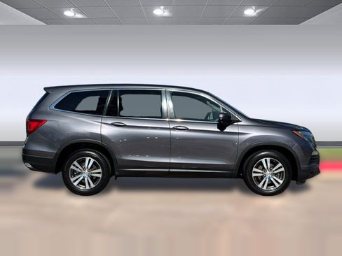 Used 2017 Honda Pilot EX image 8