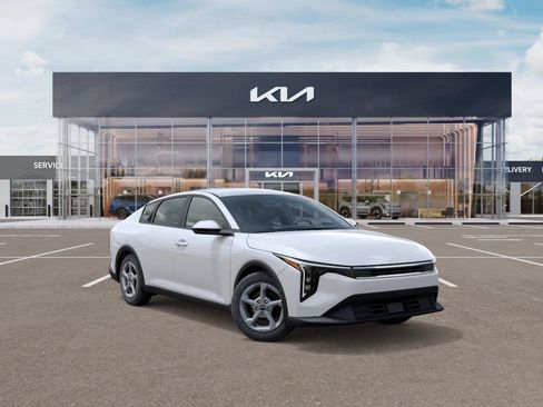 New 2025 Kia K4 FWD image 8