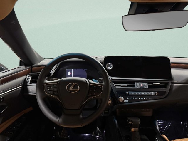 Used 2024 Lexus ES 350 w/ Premium Package FWD image 11