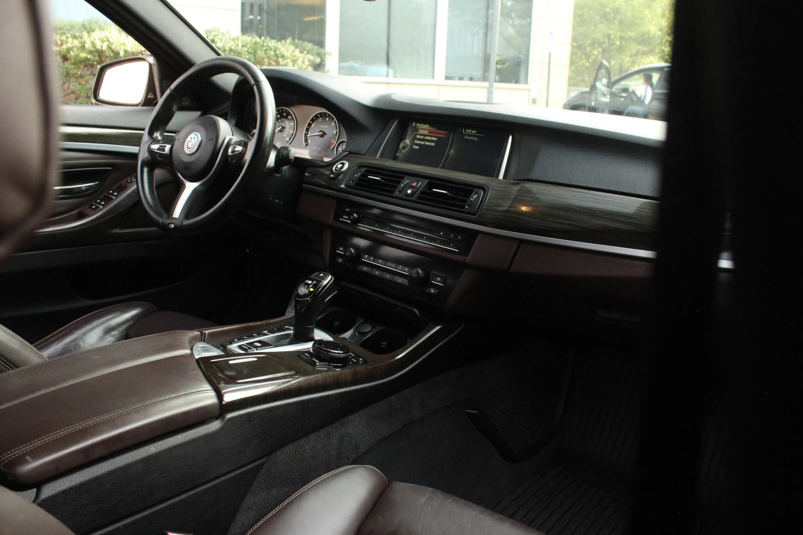 Used 2014 BMW 550i xDrive Sedan AWD/4WD image 24