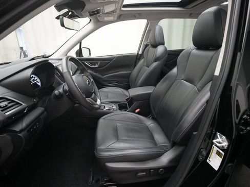 Used 2023 Subaru Forester Touring image 7