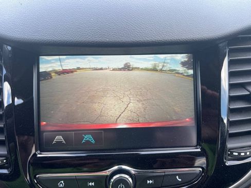 Used 2017 Chevrolet Trax LT w/ LT Convenience Package AWD/4WD image 16