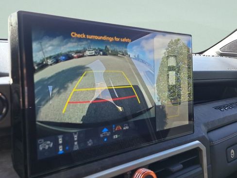 Certified 2025 Toyota Tacoma Limited image 22