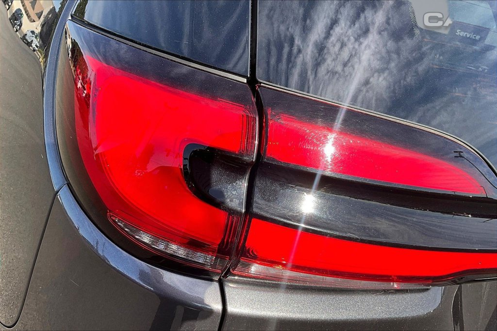 Used 2023 Chrysler Pacifica Touring-L FWD image 30
