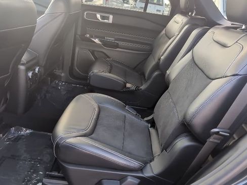 Certified 2022 Ford Explorer ST image 19