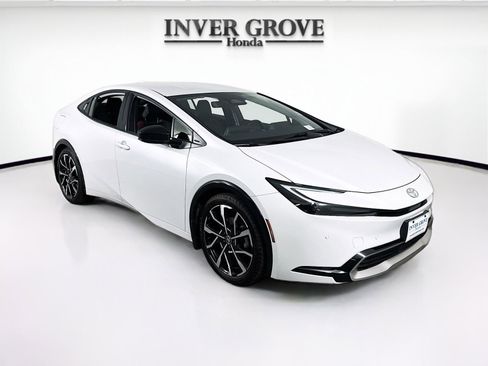 Used 2023 Toyota Prius Prime XSE Premium image 3