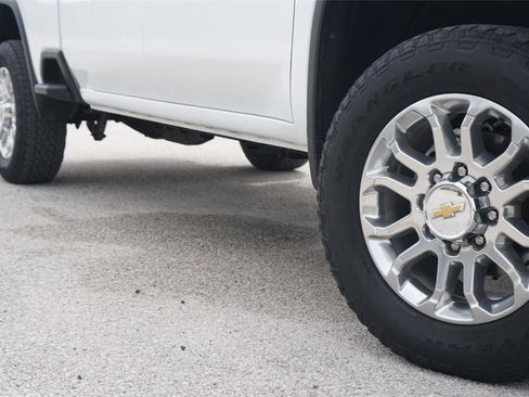 Used 2024 Chevrolet Silverado 2500 LTZ w/ LTZ Premium Package AWD/4WD image 2