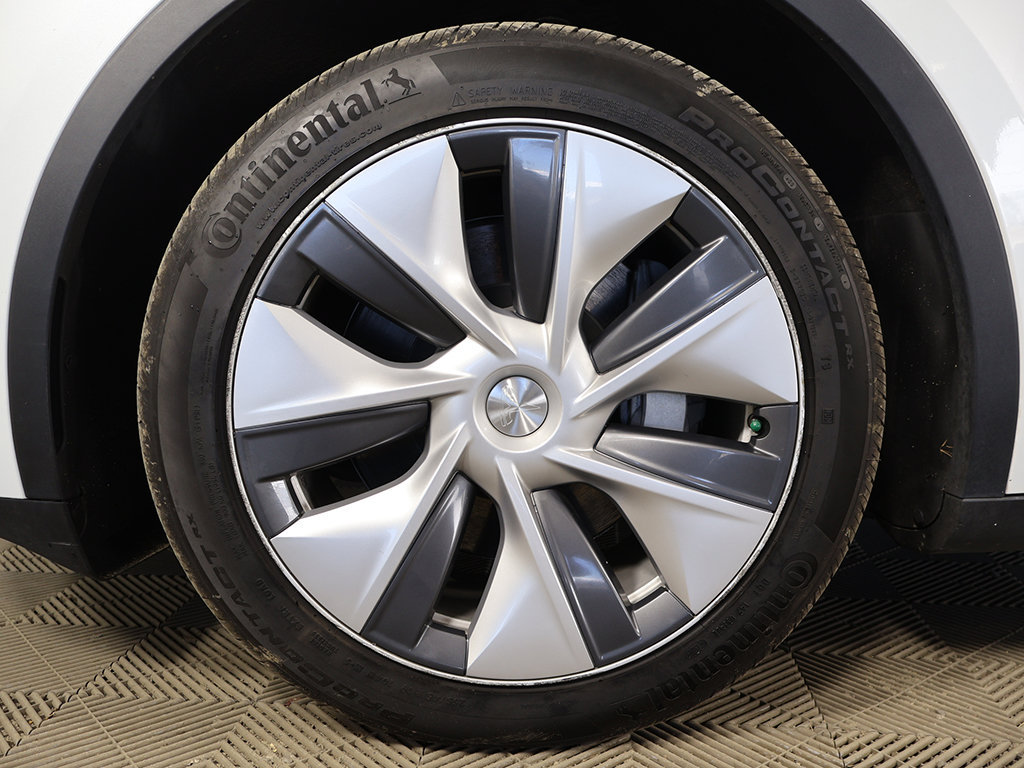 Used 2023 Tesla Model Y Long Range AWD/4WD image 21