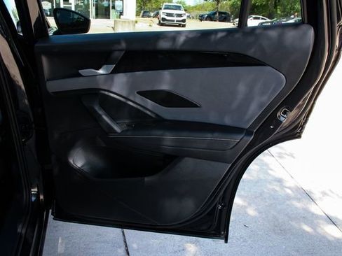 Certified 2025 Volkswagen Tiguan SE image 29