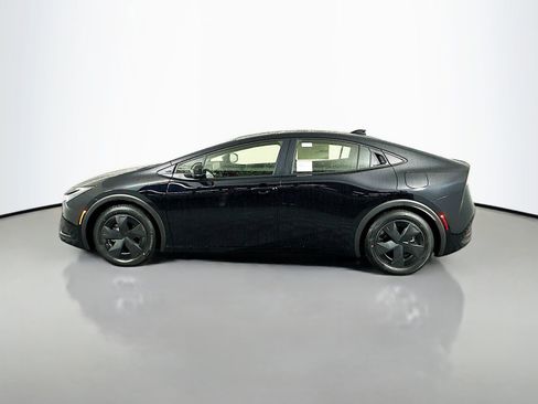New 2026 Toyota Prius Plug-In Hybrid FWD image 4
