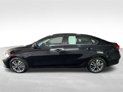 Used 2023 Kia Forte LXS FWD image 8