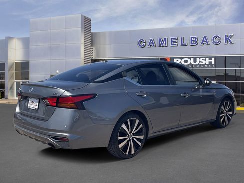 Used 2019 Nissan Altima 2.5 SR FWD image 6