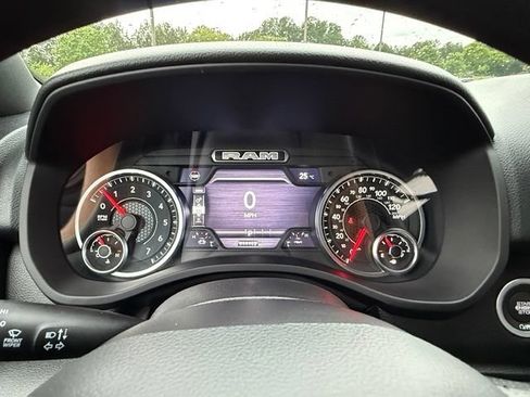 New 2026 RAM 1500 Express AWD/4WD image 18